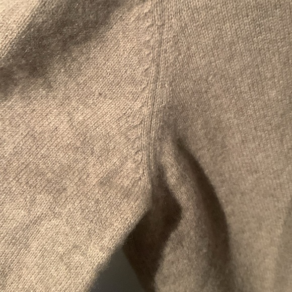 Beautiful 100% Cashmere Tan V Neck Sweater Wayne Gretzky Collection SZ XL - Picture 6 of 7